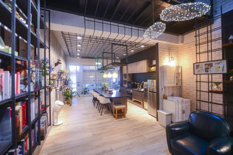 Others 2, Casa Comodo, Tainan