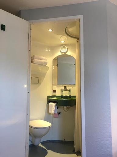 Bathroom 3, Fast Hotel Colmar Houssen, Haut-Rhin