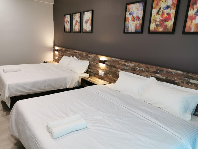 Bedroom 3, L Hotel, Kluang