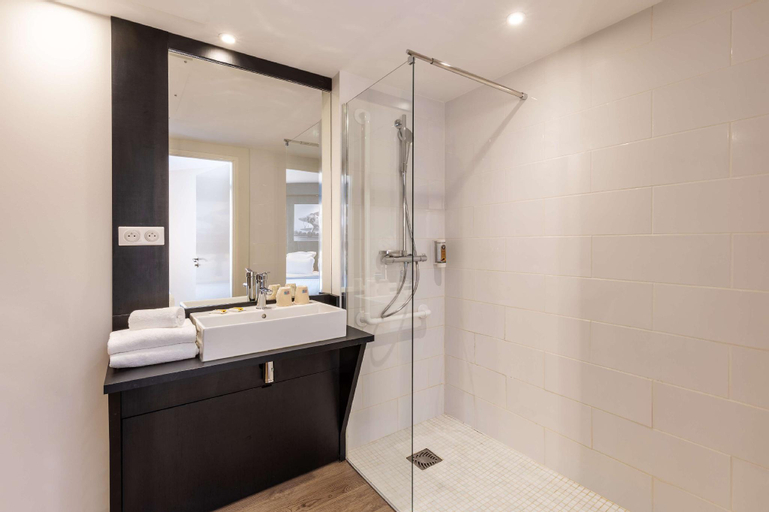 Bathroom 4