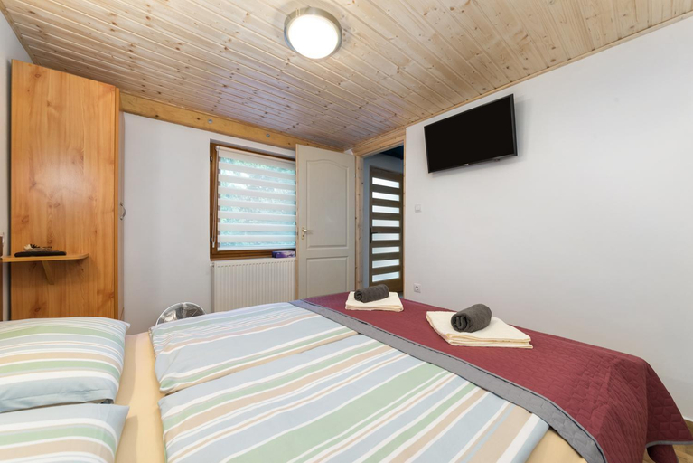 Bedroom 2, Fured Deluxe Garden Apartment, Balatonfüred