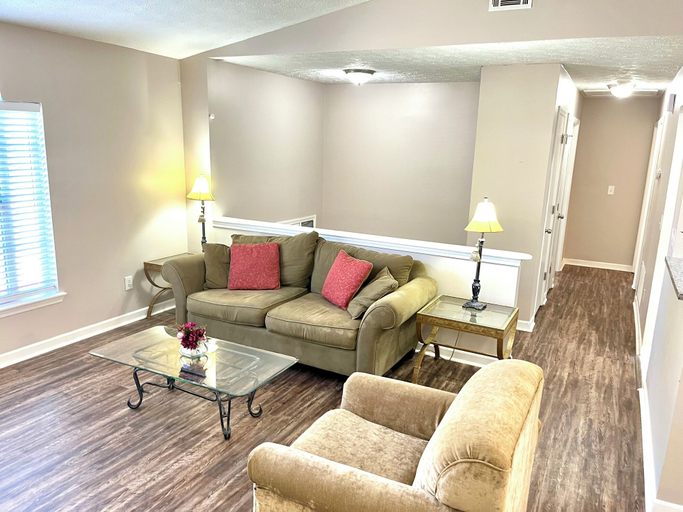 Others 5, 3 Bed Home 15 Minutes to Downtown Atlanta, Fulton