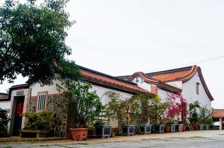 Exterior 10