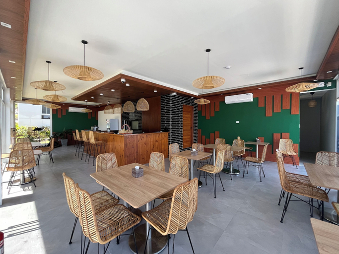 Food & Drinks, Porto Novo Anilao, Mabini