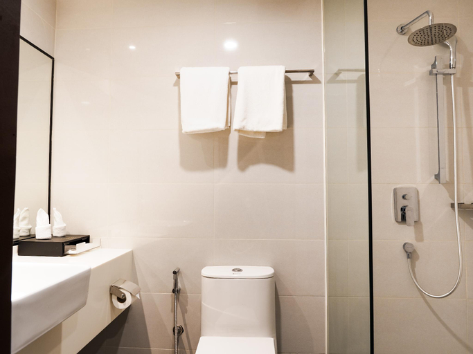 Bathroom 15