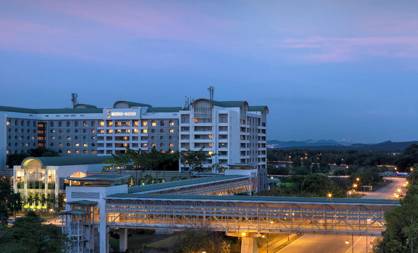 Exterior & Views 25