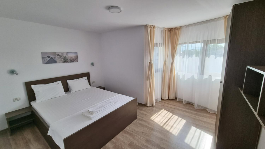Others 4, Casa Amy, Tuzla