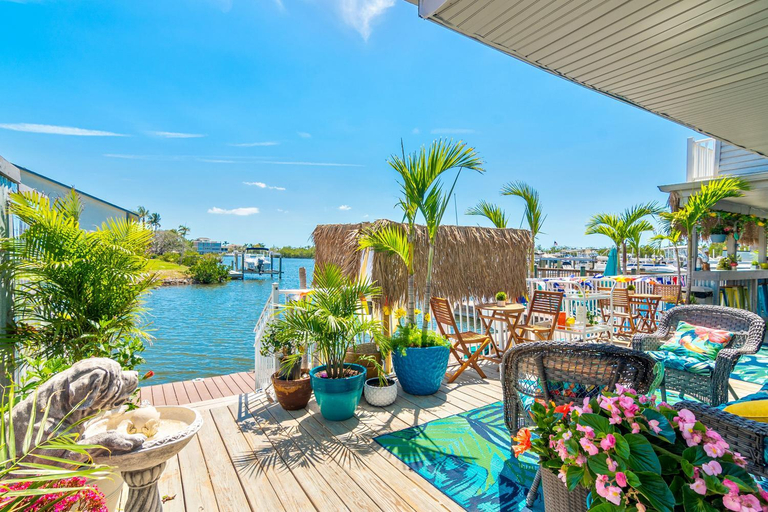 Food & Drinks 5, Latitude 26 Waterfront Boutique Resort, Collier