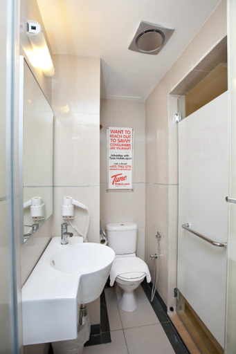 Bathroom 14