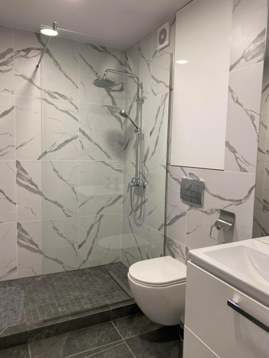 Bathroom 2, Prestige Apartments Berezinka, Dnipropetrovs'ka