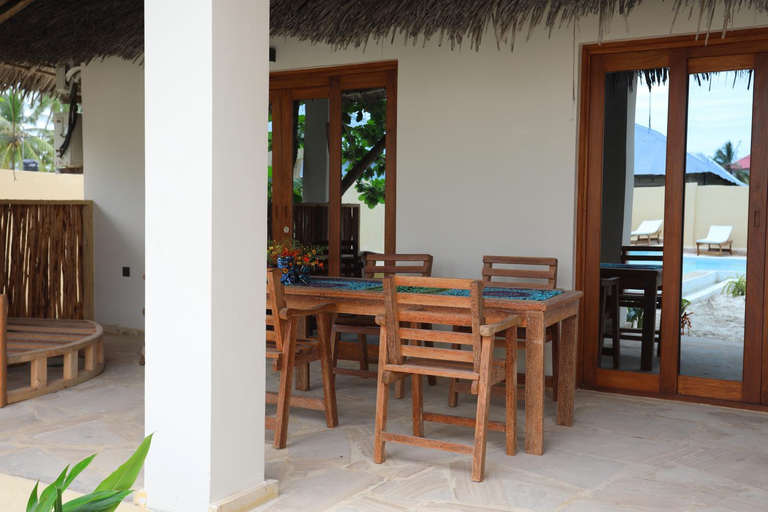 Others 4, Mkunguni Villas, Kusini
