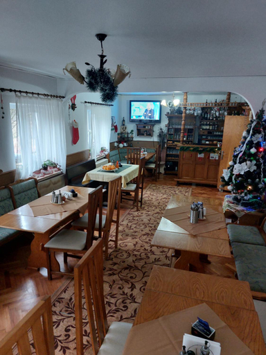 Others 5, Casa Ott, Vama