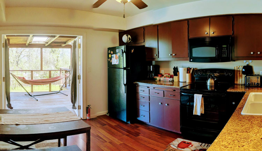 5, Wona's 2 bedrooms full kitchen, Madera