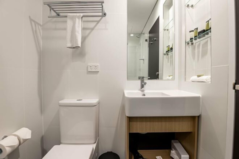 Bathroom 4