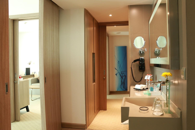 Bathroom 4