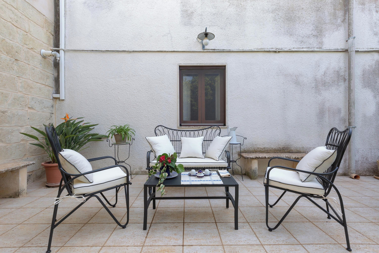 Others 5, 3899 Villetta Corte del Cavaliere by Barbarhouse, Lecce