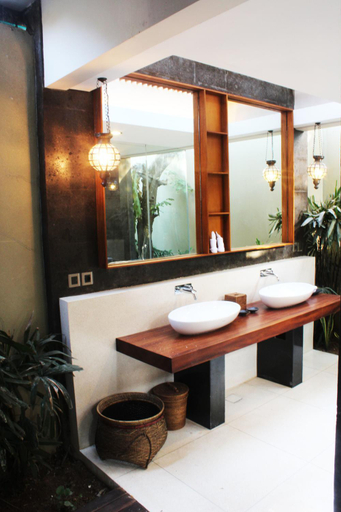 Bathroom 5, Regali Villa Canggu, Badung