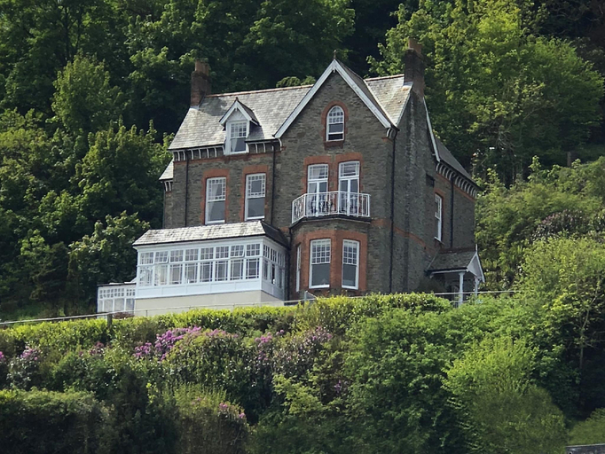 Others 4, Highcliffe House, Devon