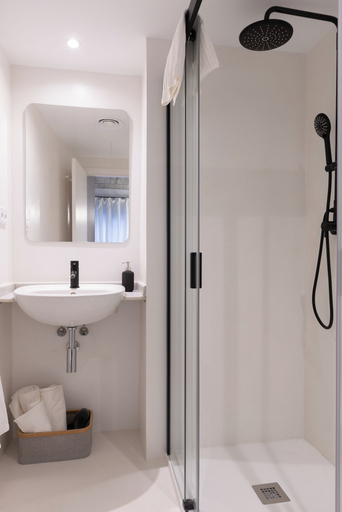 Bathroom 4, En Casa de Calders 5, Barcelona