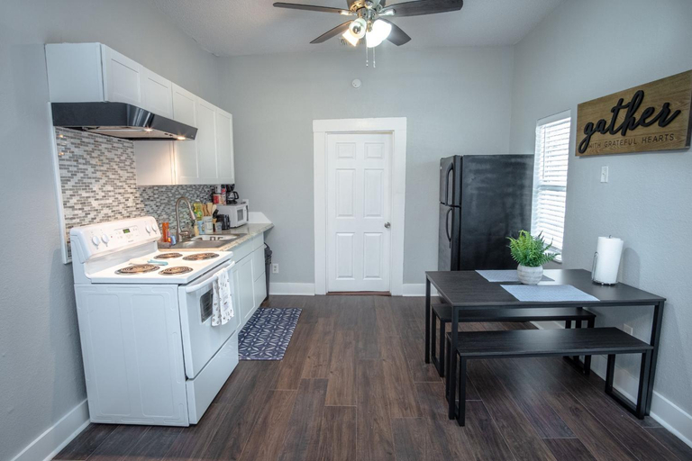 Kitchen 4, Remodeled Historic 1BR 1BA House Near Downtown, Bexar