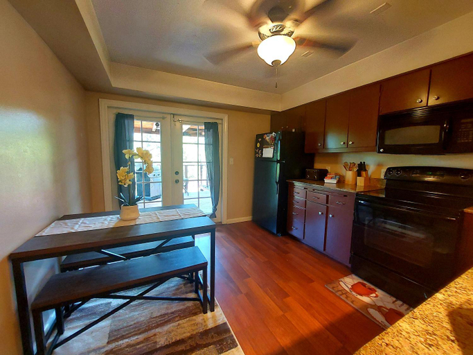 3, Wona's 2 bedrooms full kitchen, Madera
