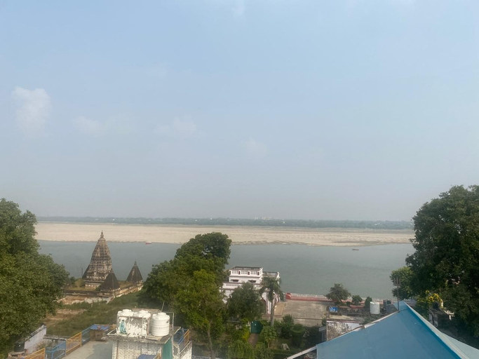 Others 4, Via Ganga View, Varanasi