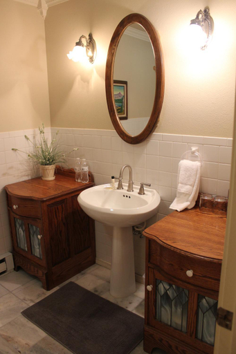 Bathroom 3, Black Bear Manor, Ouray