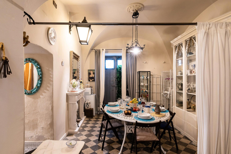 Others 5, 3976 Il Feudo - Suite White by Barbarhouse, Bari