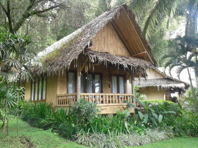 Exterior 11