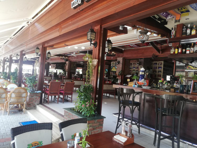 Food & Drinks