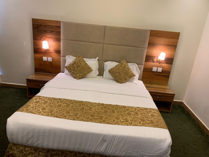 Bedroom 4, Laylati Dhahrat Laban, Riyadh