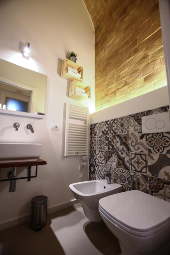 Bathroom 3, L'imperatore Relax & Charme, Bari