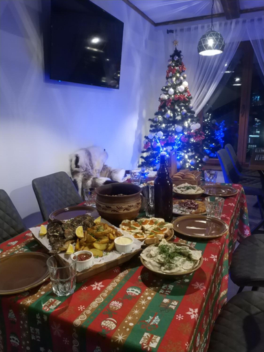 Food & Drinks 4, Князів Двір, Iaremchans'ka