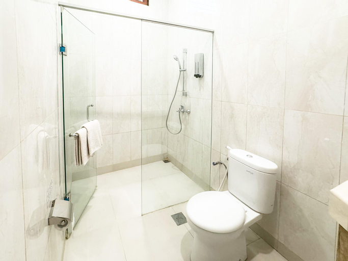 Bathroom 3
