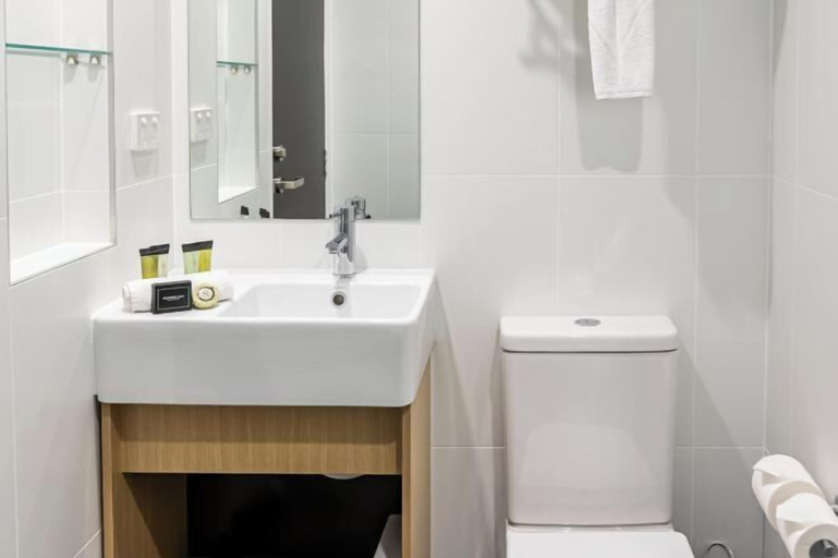 Bathroom 22