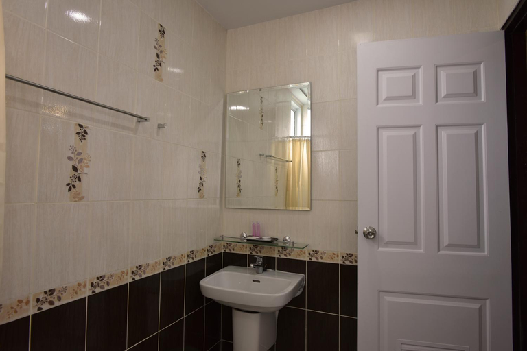 Bathroom 11