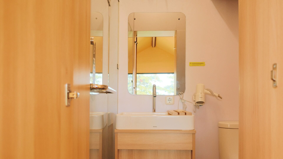 Bathroom 5, Bobocabin Madasari Pangandaran, Pangandaran