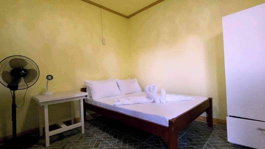 Bedroom 2, L&L Beach Resort, Pandan