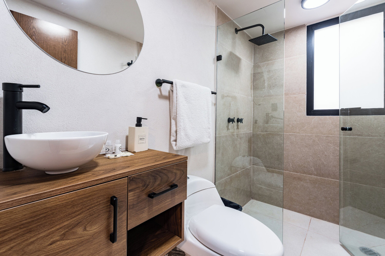 Bathroom 3, Cibeles Apartments by VH, Mexico City