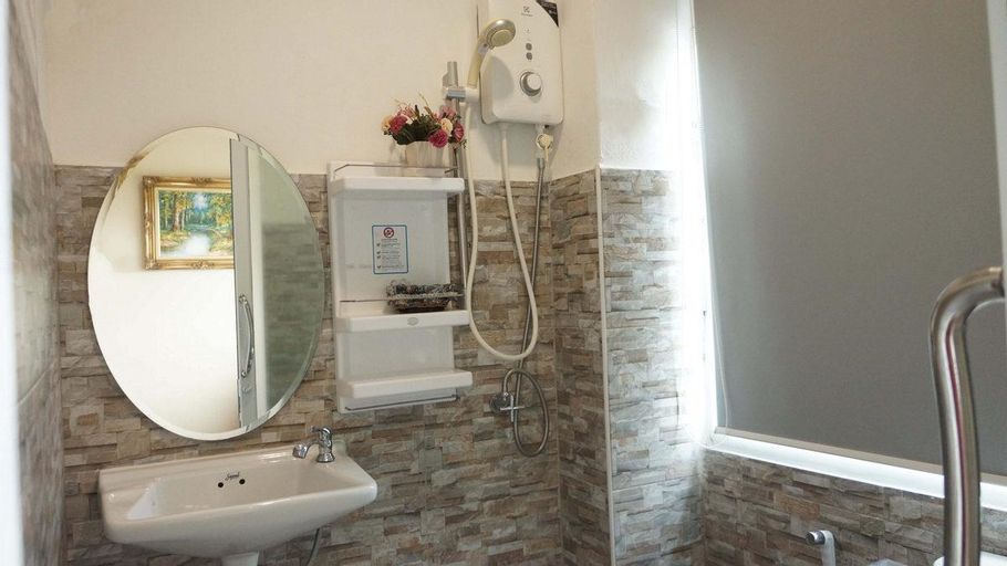 Bathroom 9