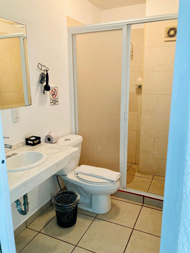 Bathroom, Hotel Cascada, Yautepec