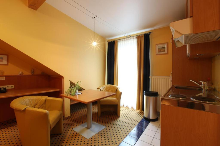 Others 5, Au P'tit Max - Studios hotel, Luxembourg
