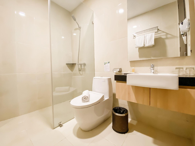 Bathroom 13
