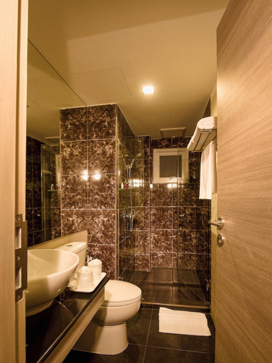Bathroom 5