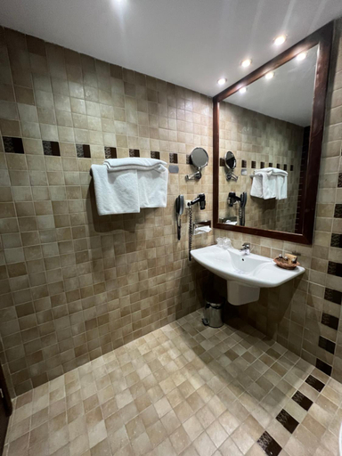 Bathroom 2, Alpin Resort Apartments Deluxe 2406, Brasov