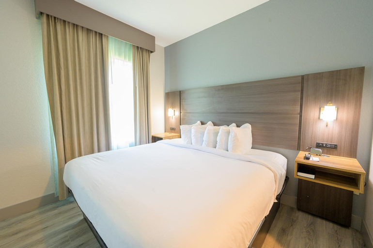 Bedroom 19