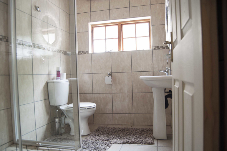 Bathroom 4, Brooklyn Guesthouses, City of Tshwane