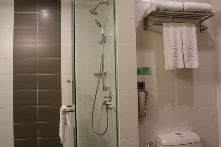 Bathroom 21