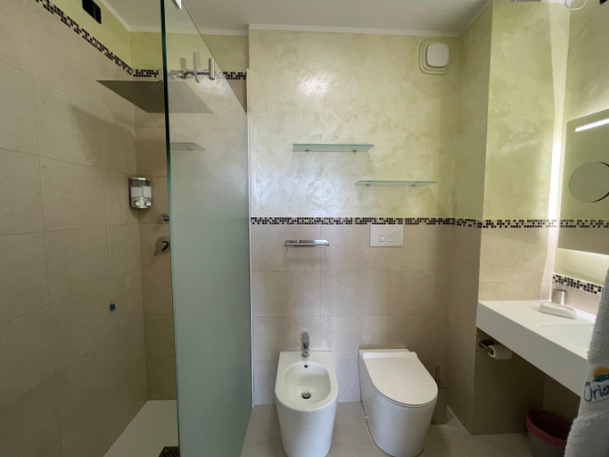 Others 3, Appartamento B&B Orizzonti, Fermo