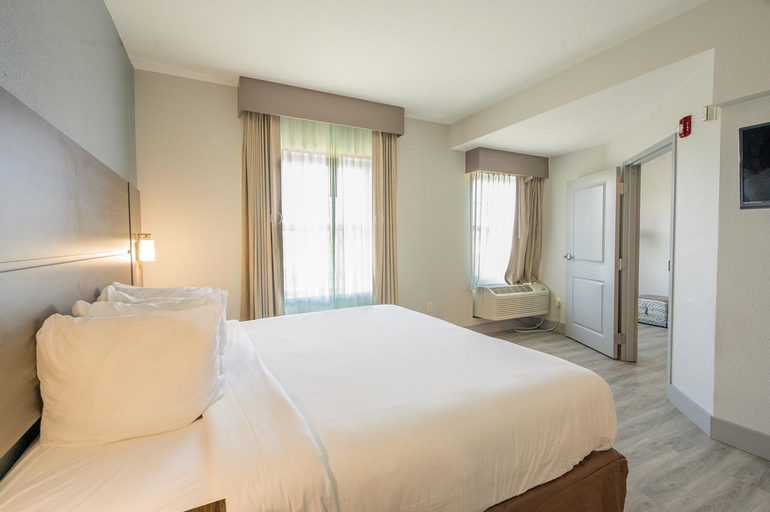 Bedroom 12